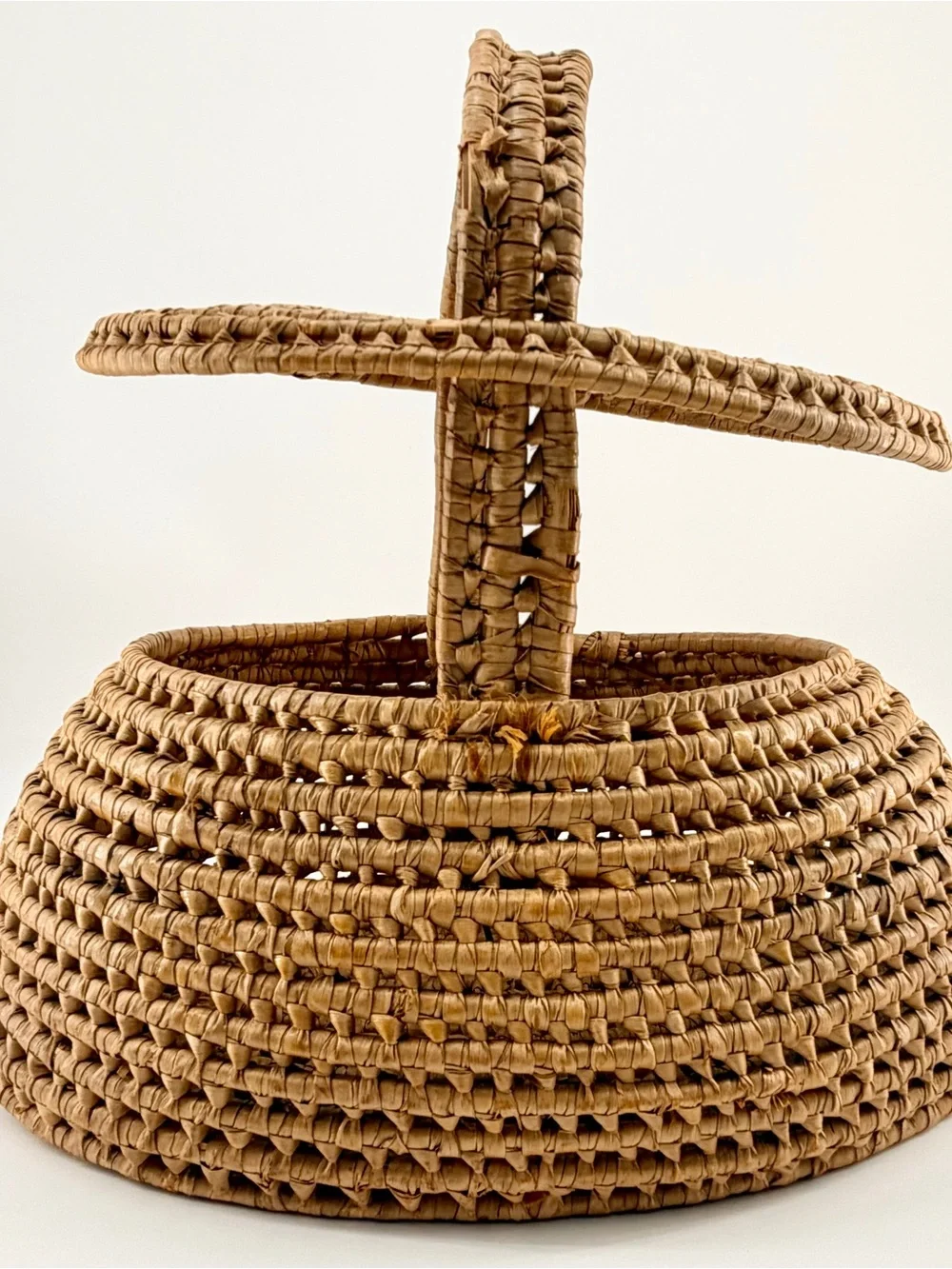 Hand Woven Native American Indian Tribal Southwestern Primitive Yucca Basket